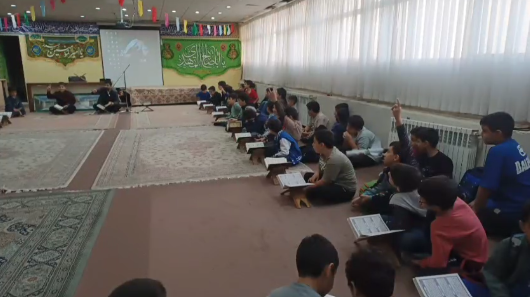 جلسه قرآن صبحگاهی با دانش آموزان و نماز جماعت